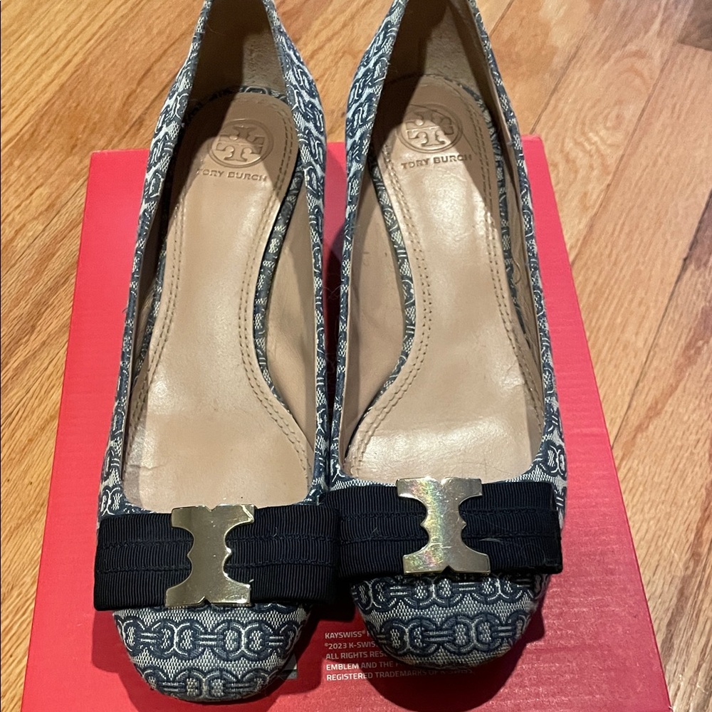 Tory Burch Women's Blue and Black Patterned Flats